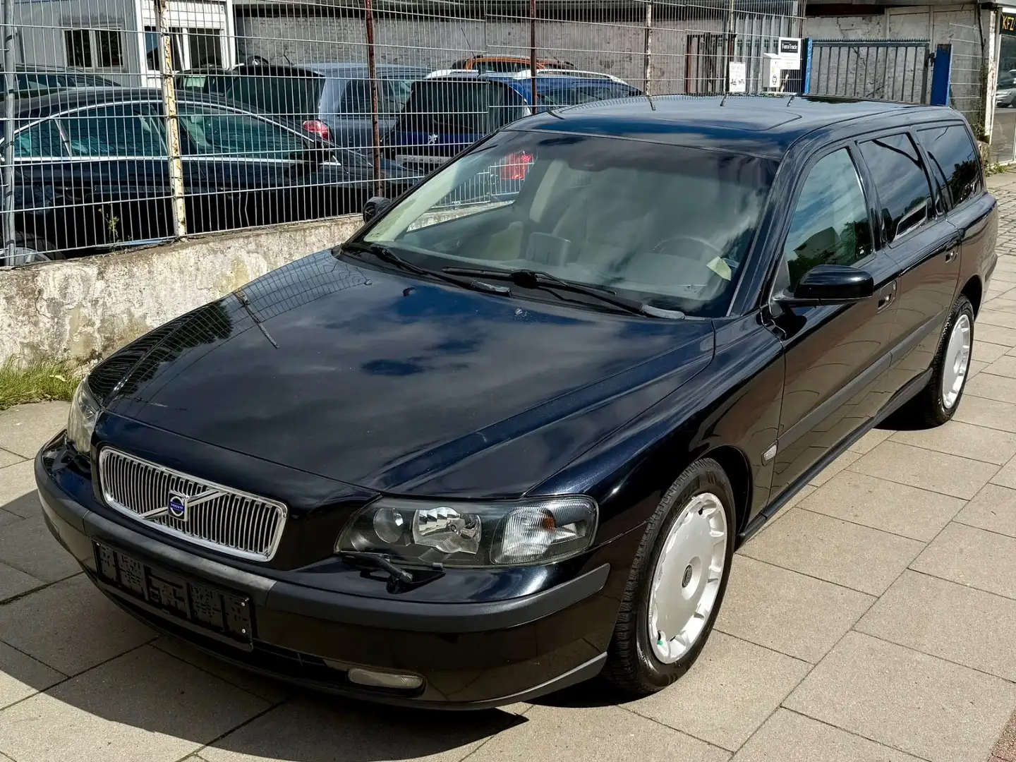 Volvo V70 2.4 D5 Premium / Automatik/TÜV NEU Czarny - 2