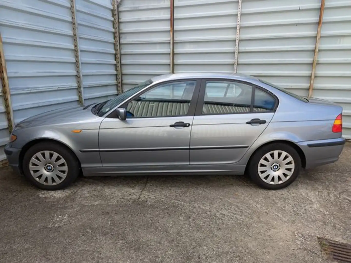 BMW 318 i Limousine*Automatikgetriebe*1 Hand* Silber - 2