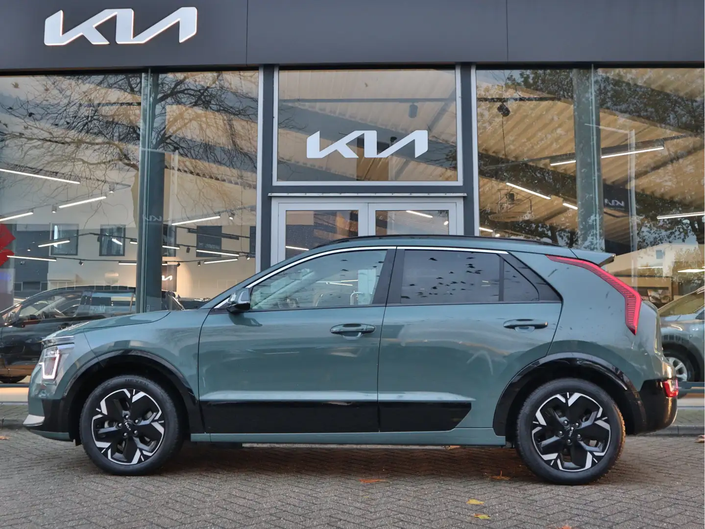 Kia e-Niro EV ExecutiveLine 64.8 kWh | Navigatie | Camera | S Vert - 2