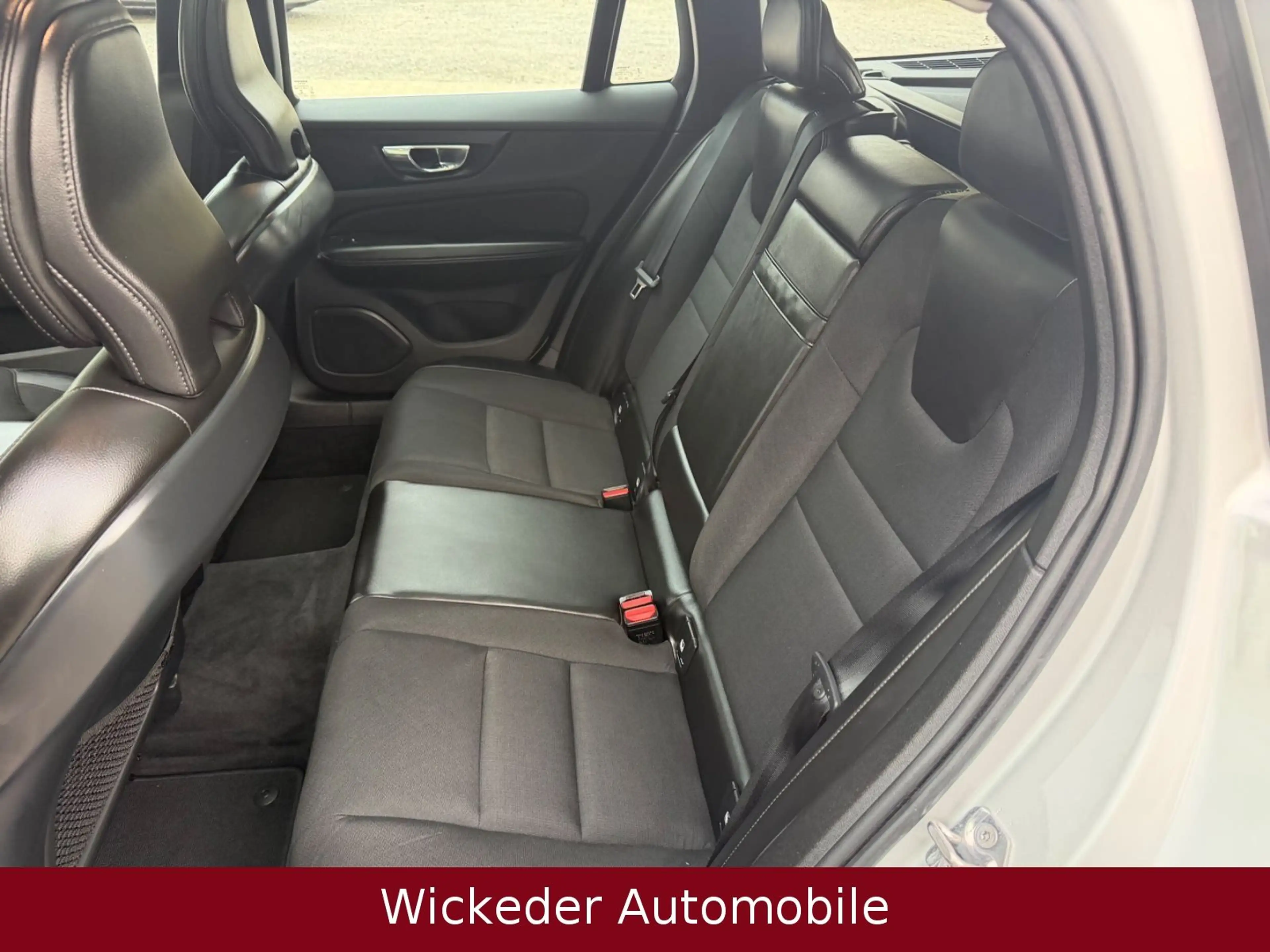 Volvo V60 Kombi Momentum Pro/Tüv Neu/Top Pflege — photo 8