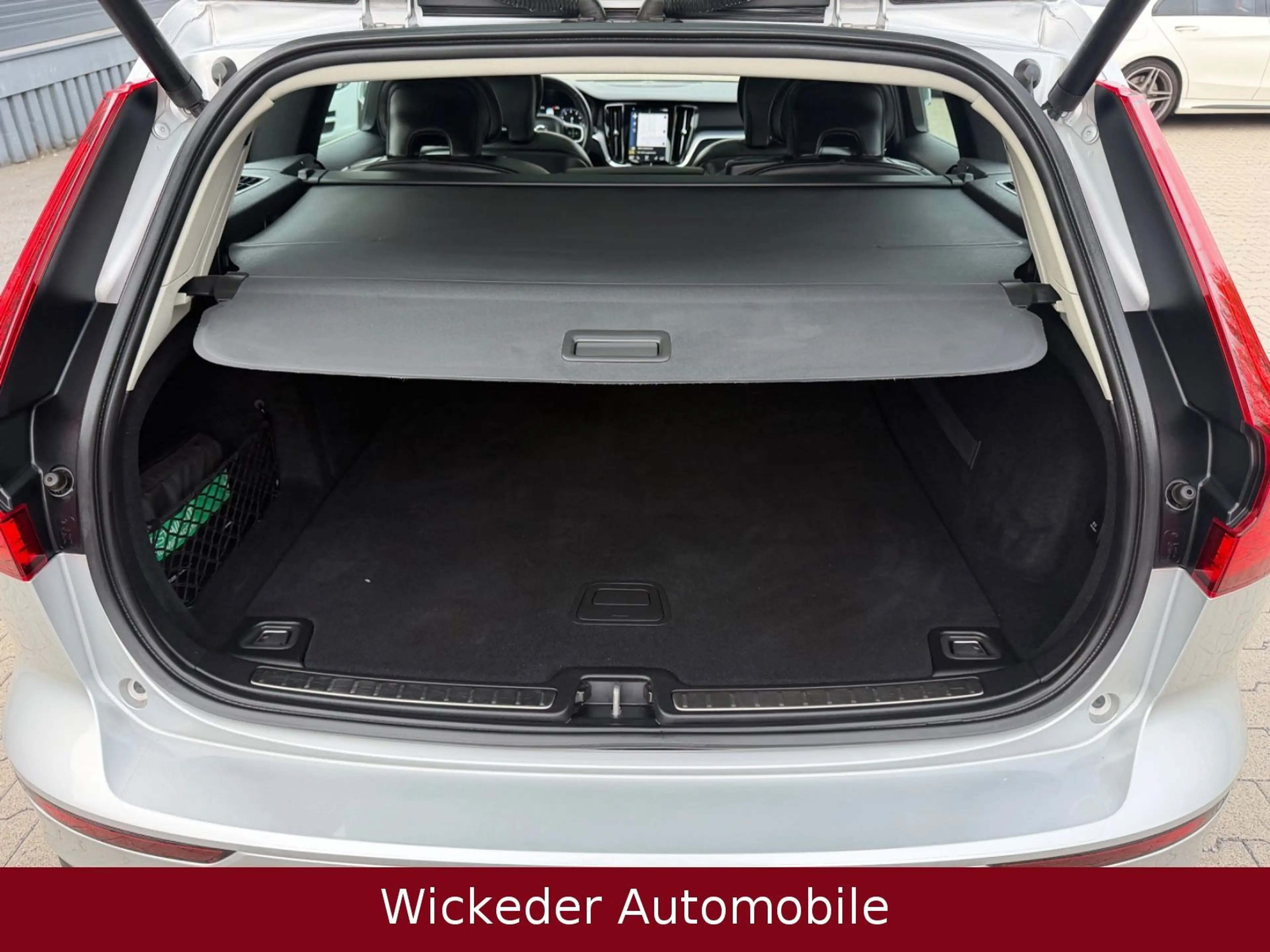 Volvo V60 Kombi Momentum Pro/Tüv Neu/Top Pflege — photo 15
