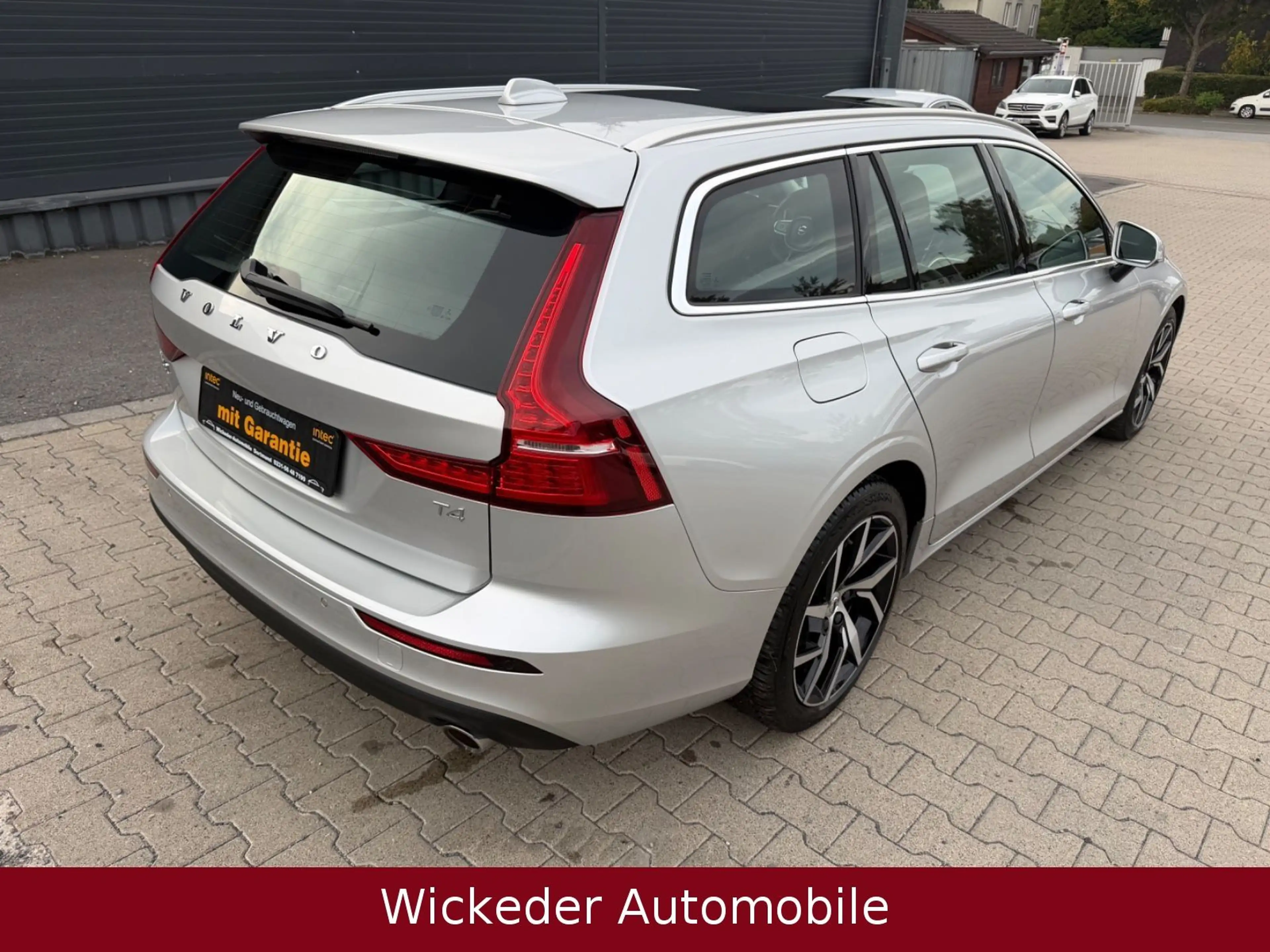 Volvo V60 Kombi Momentum Pro/Tüv Neu/Top Pflege — photo 6
