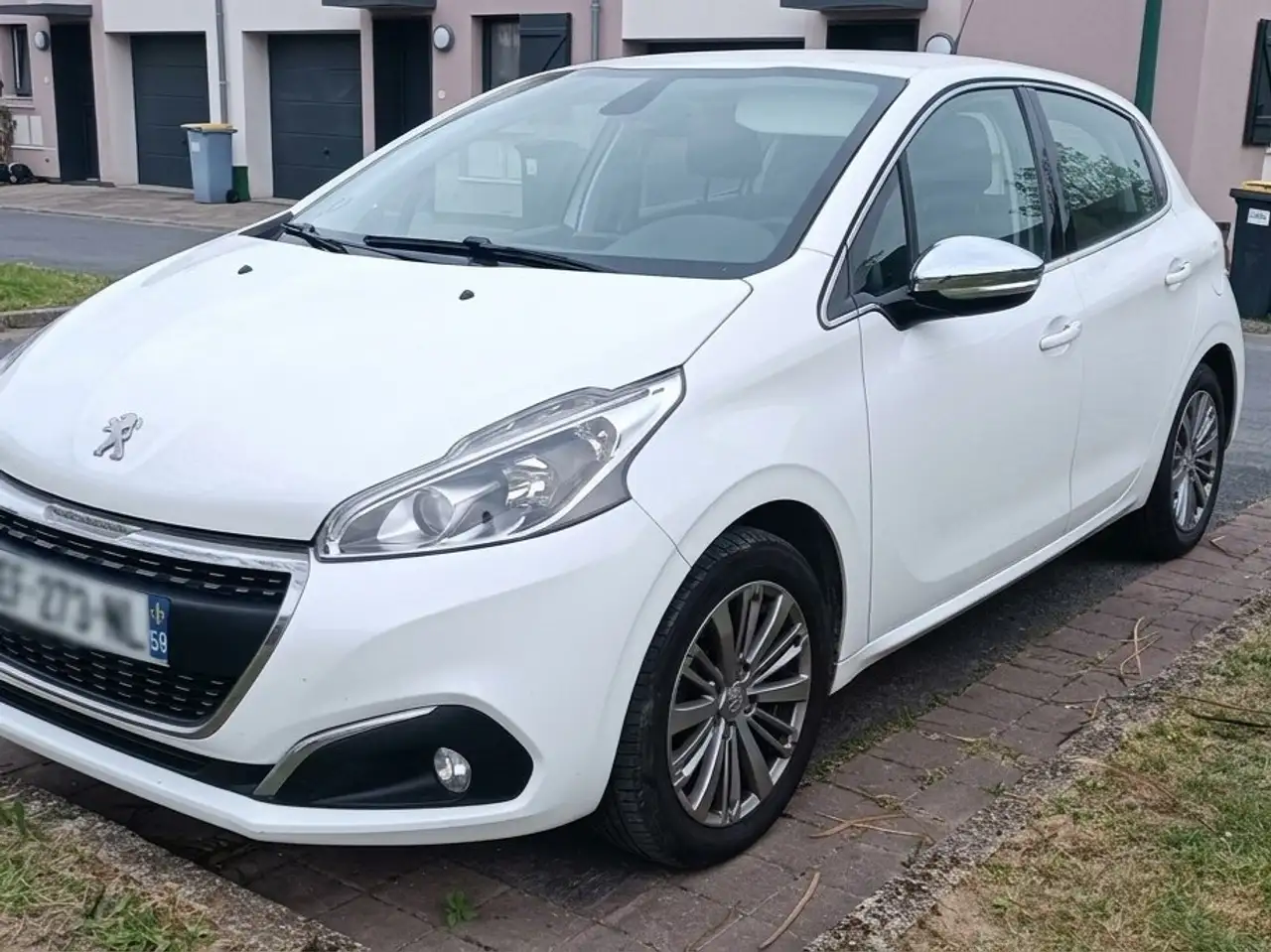 Peugeot 208 AFFAIRE 1.2 PURETECH 82 BVM5 PACK CLIM N