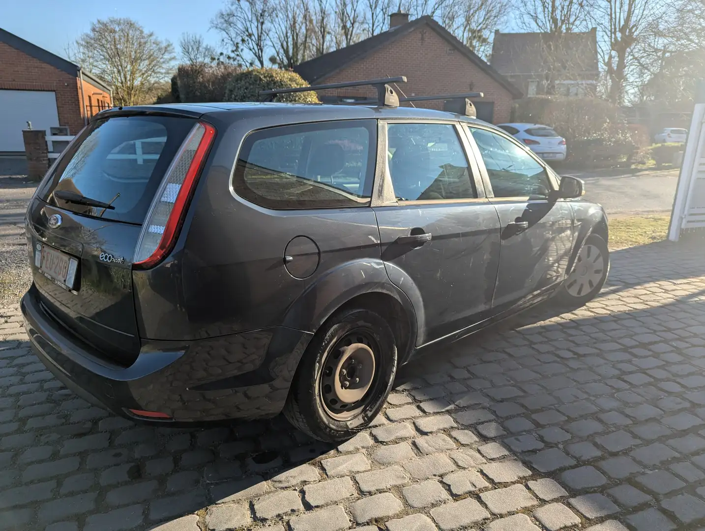 Ford Focus Focus 1.6 TDCi Econetic II DPF Gris - 2
