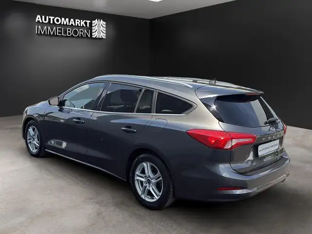 Ford Focus view 5