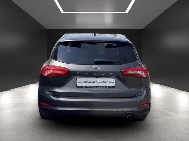 Ford Focus view 9