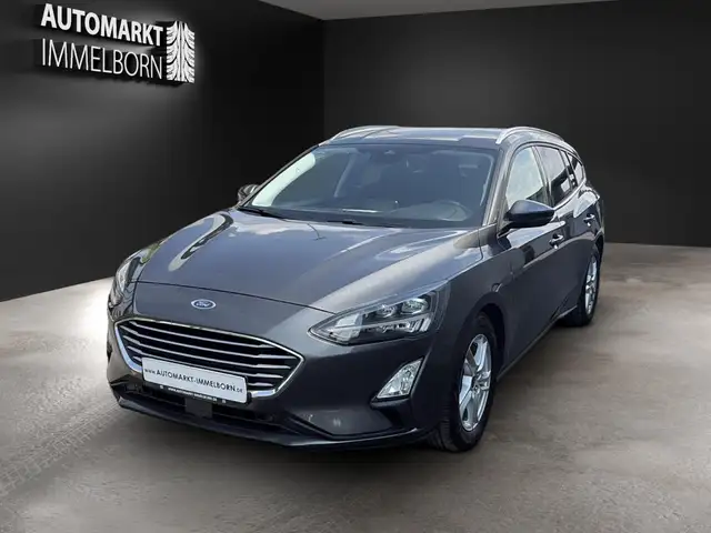 Ford Focus view 3