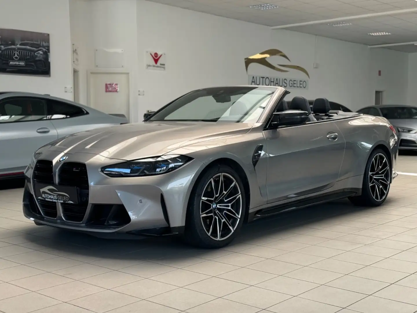 BMW M4 Cabrio G83 xDrive Competition / HU-DISPLAY / Grijs - 1
