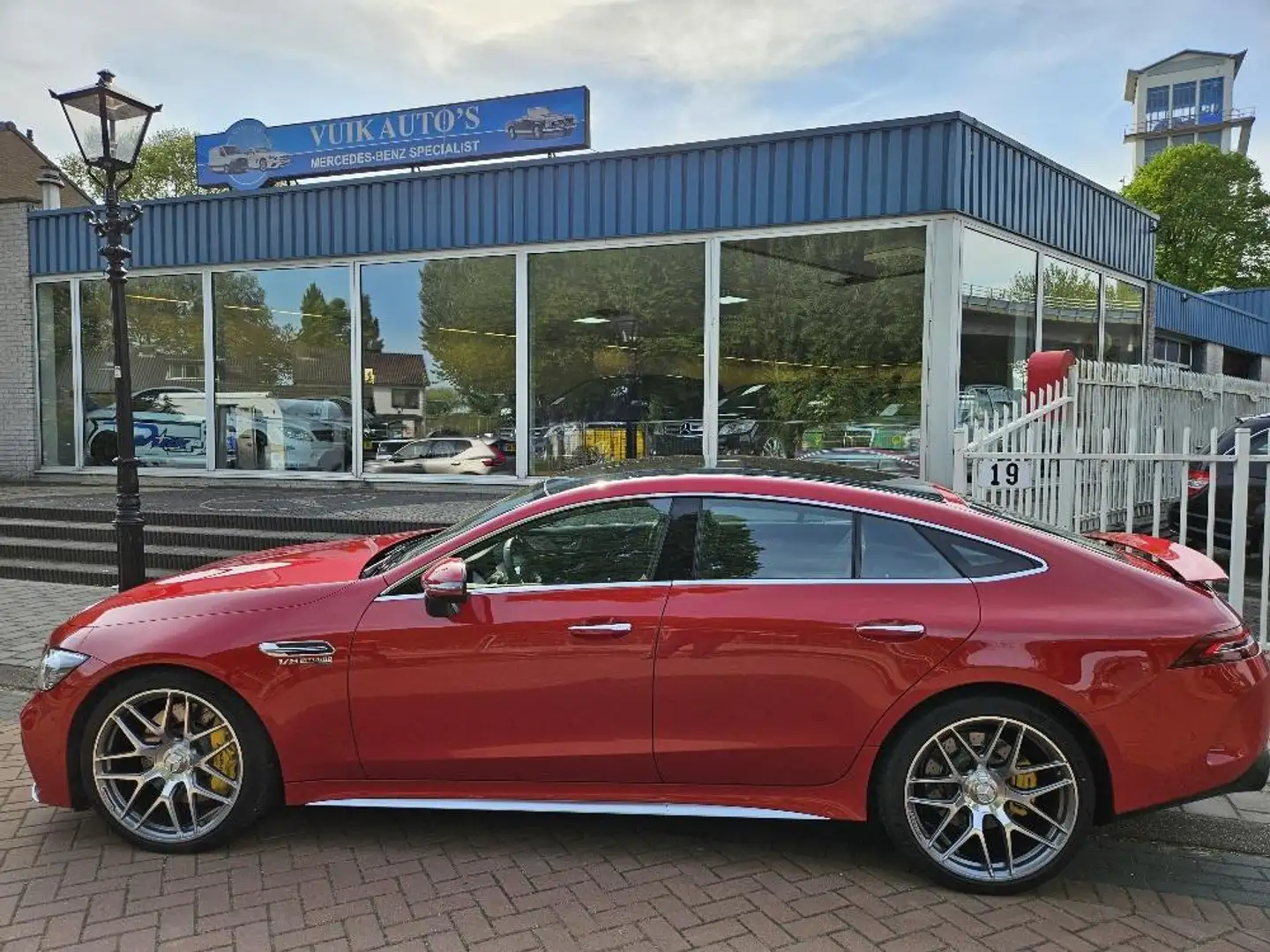 Mercedes-Benz AMG GT 4-Door Coupe AMG 63 S 4MATIC+ Premium Plus Rot - 1