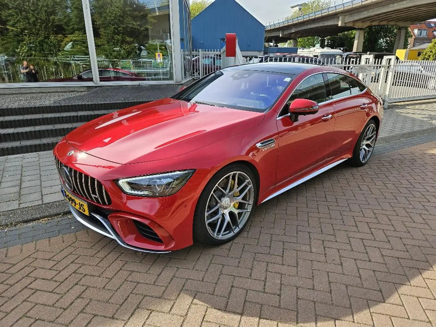 Mercedes-Benz AMG GT 4-Door Coupe AMG 63 S 4MATIC+ Premium Plus Rot - 2