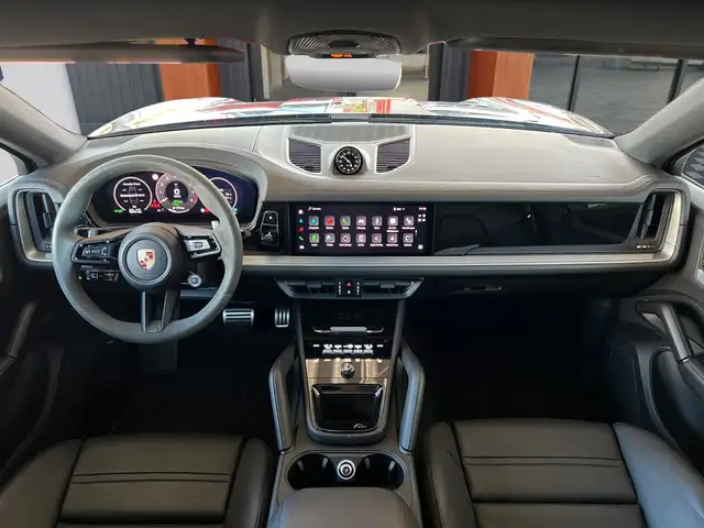 Porsche Cayenne view 7