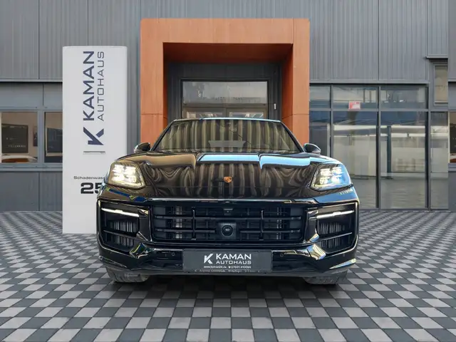 Porsche Cayenne view 2