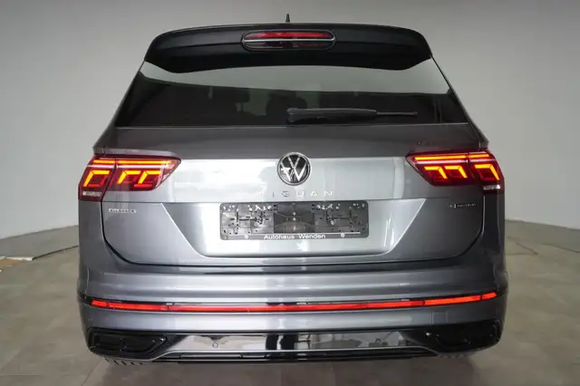 Volkswagen Tiguan Allspace view 5