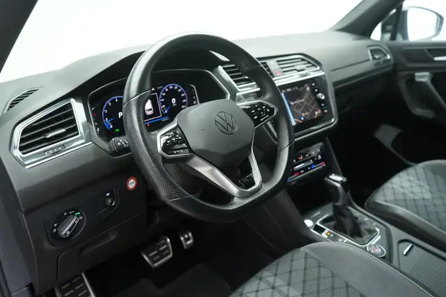 Volkswagen Tiguan Allspace view 13