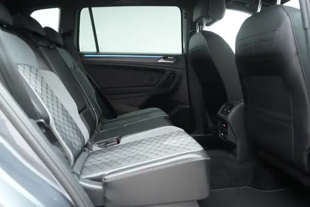 Volkswagen Tiguan Allspace view 9