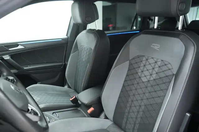 Volkswagen Tiguan Allspace view 11