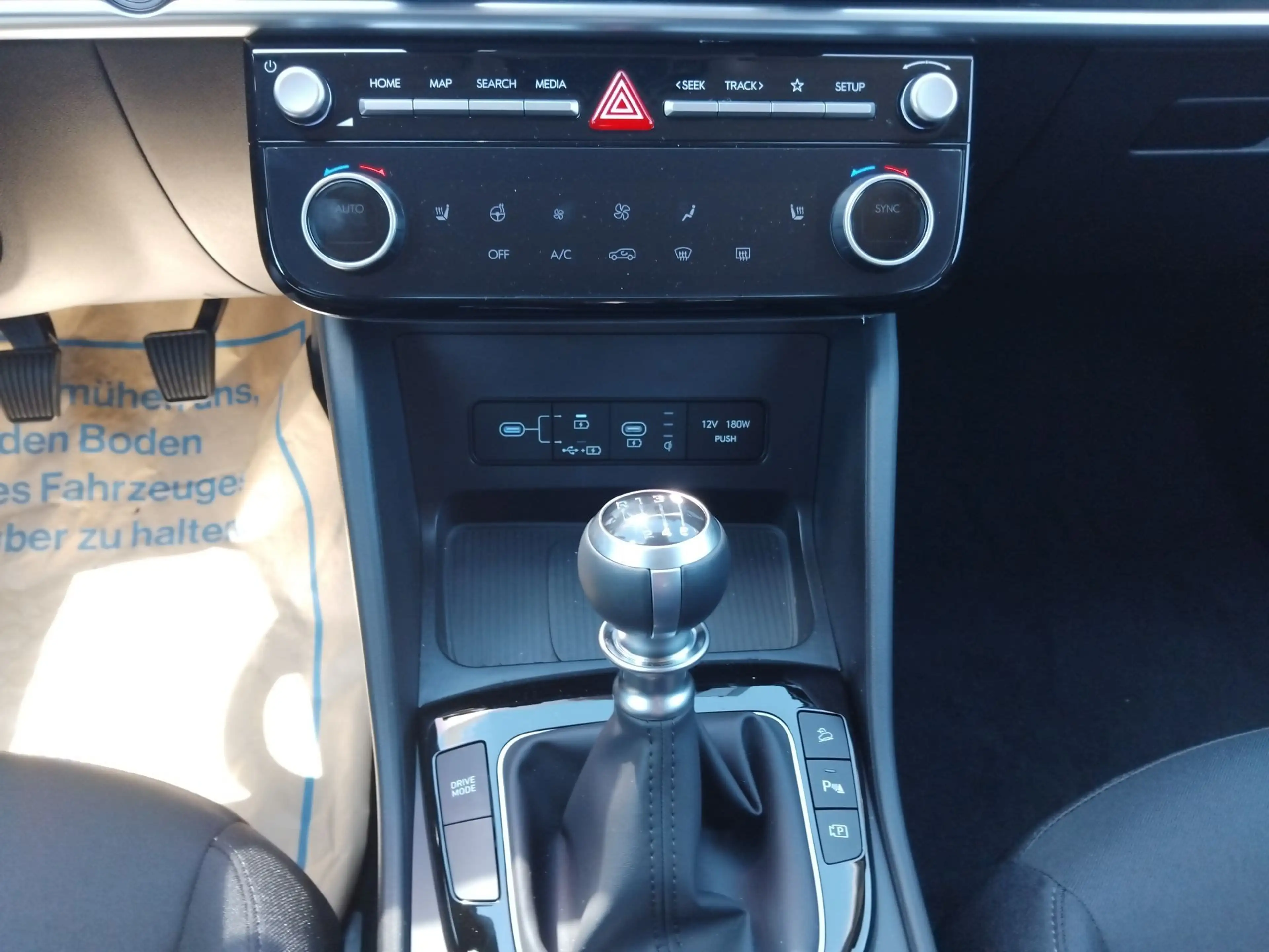 Hyundai TUCSON Tucson NX4 GO 1,6 T-GDi 2WD NAVI+RFK+ASSIST+CARP — photo 15