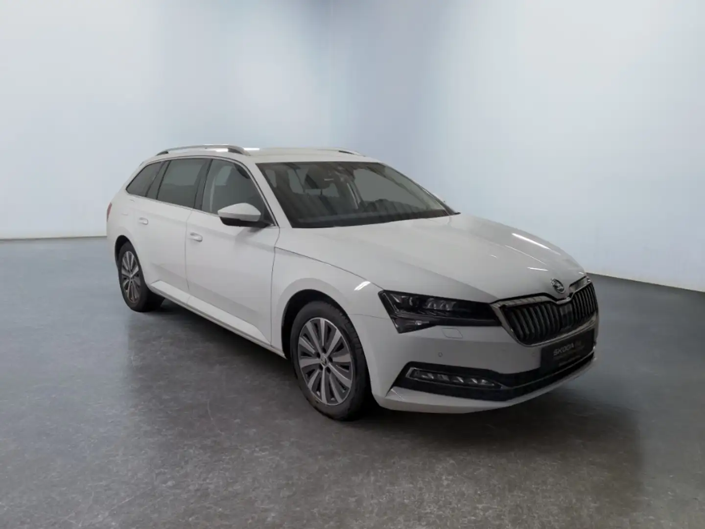 Skoda Superb Combi 2.0TDI DSG Style Matrix AHK Navi ACC Blanc - 2