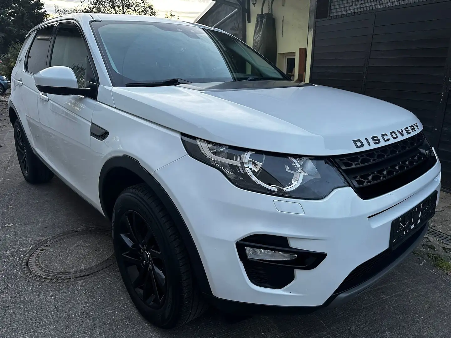 Land Rover Discovery Sport 2,0 Basis AWD Leder*Navi*Pdc Weiß - 1