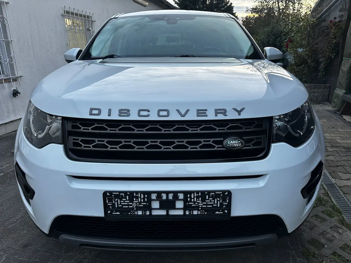 Land Rover Discovery Sport 2,0 Basis AWD Leder*Navi*Pdc Weiß - 2