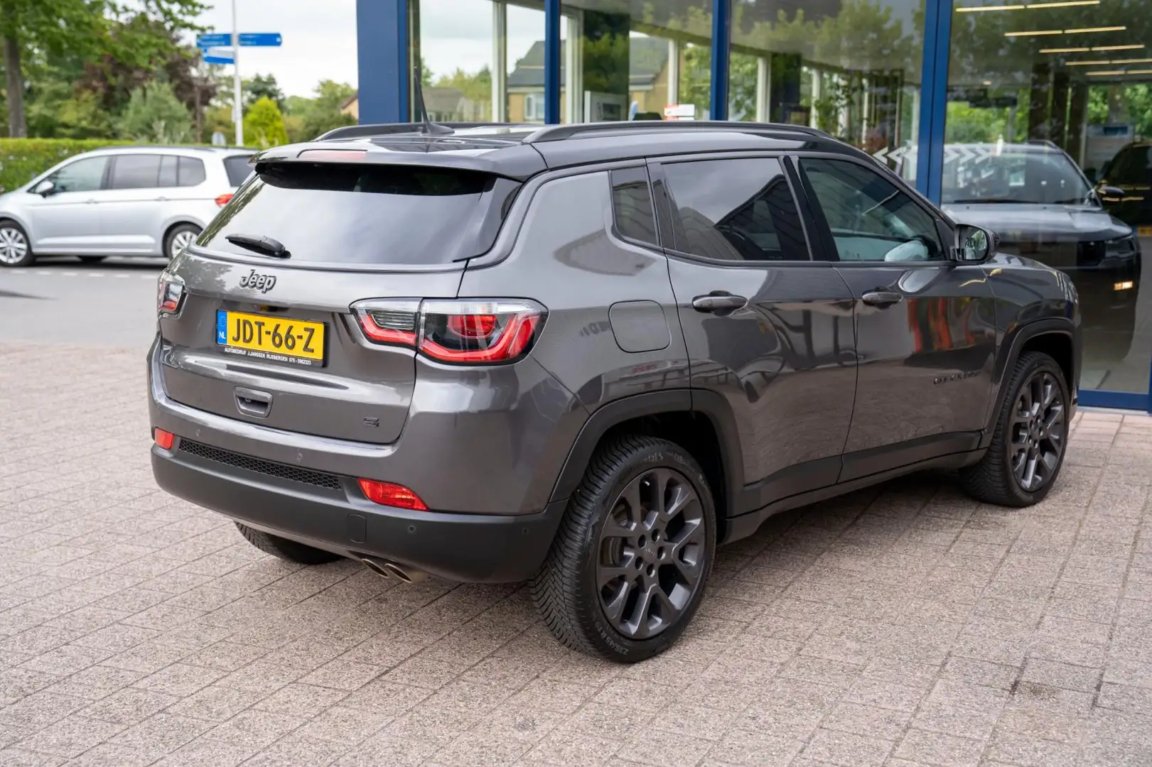 Jeep Compass 1.3T Limited | Prijs rijklaar incl. 12 mnd garanti Grijs - 2