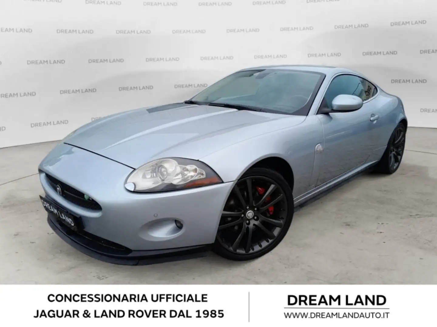 Jaguar XK 4.2 V8 Coupé Plateado - 1