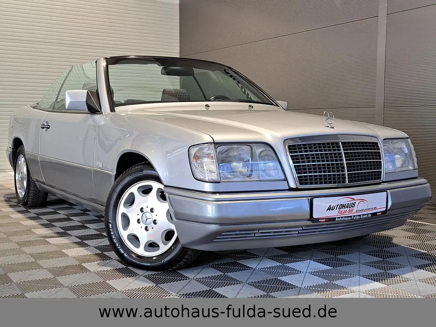 Mercedes-Benz E 200 Cabrio W124°Klima°Nebel°Windschott° Silber - 1