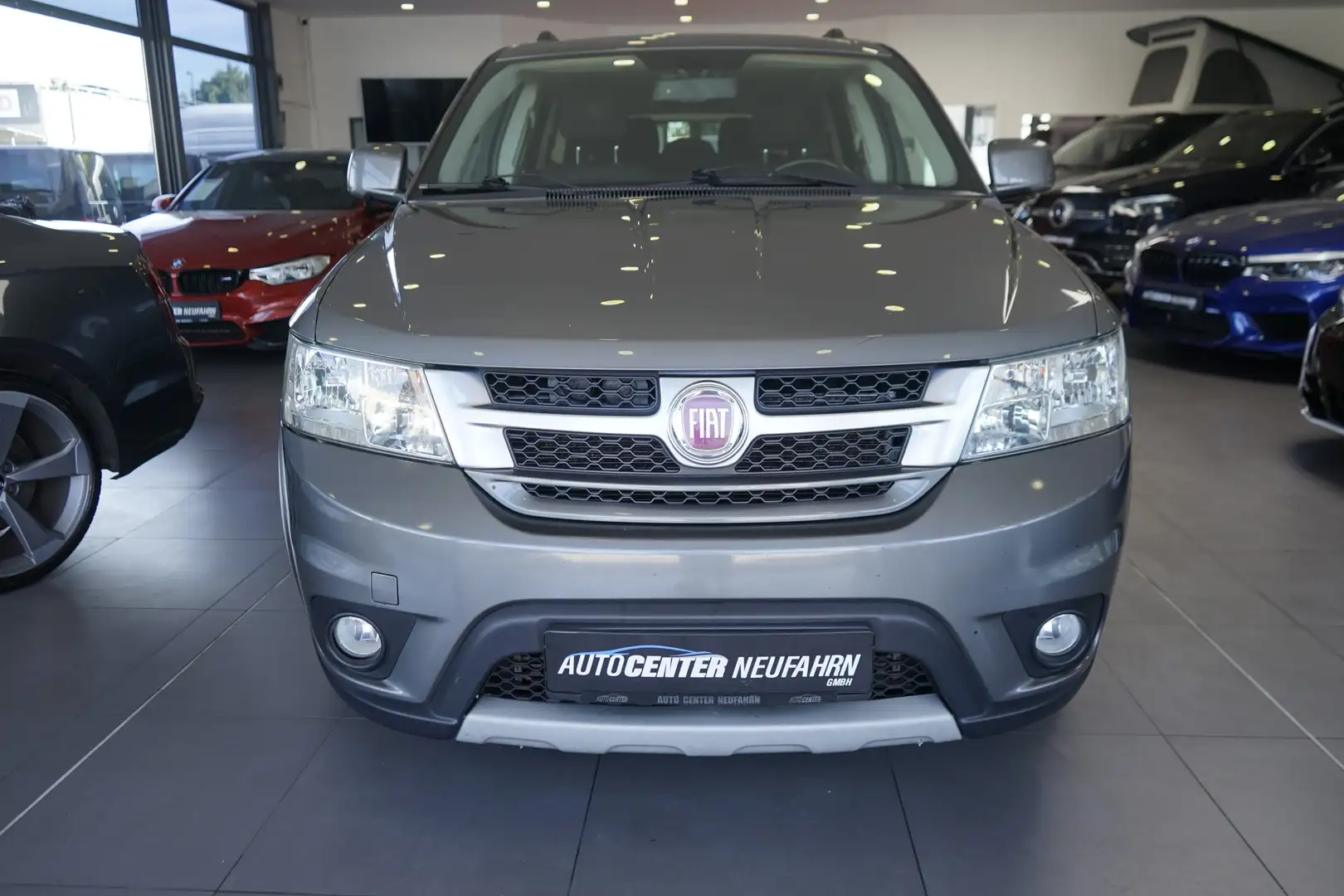 Fiat Freemont Urban 7-SITZ+SCHIEBEDACH+TEMPOMAT+KLIMA Grigio - 2