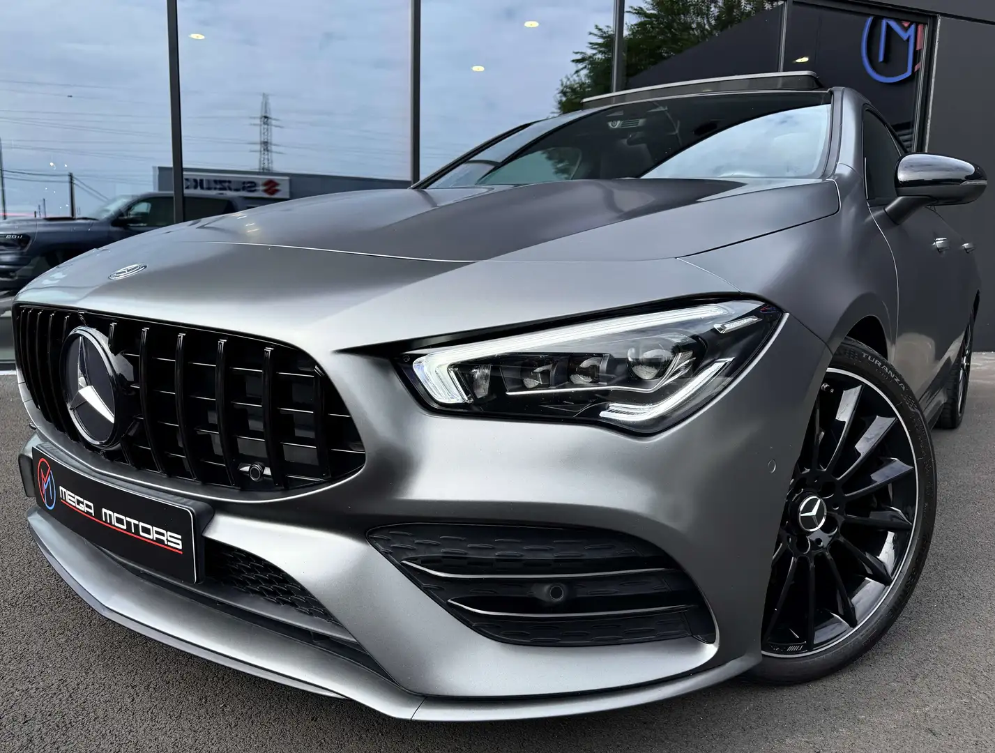 Mercedes-Benz CLA 200 d 150CV PACK AMG\ PACK NiGHT\ + AMG 45\ MAT MAGNO\ Gris - 1