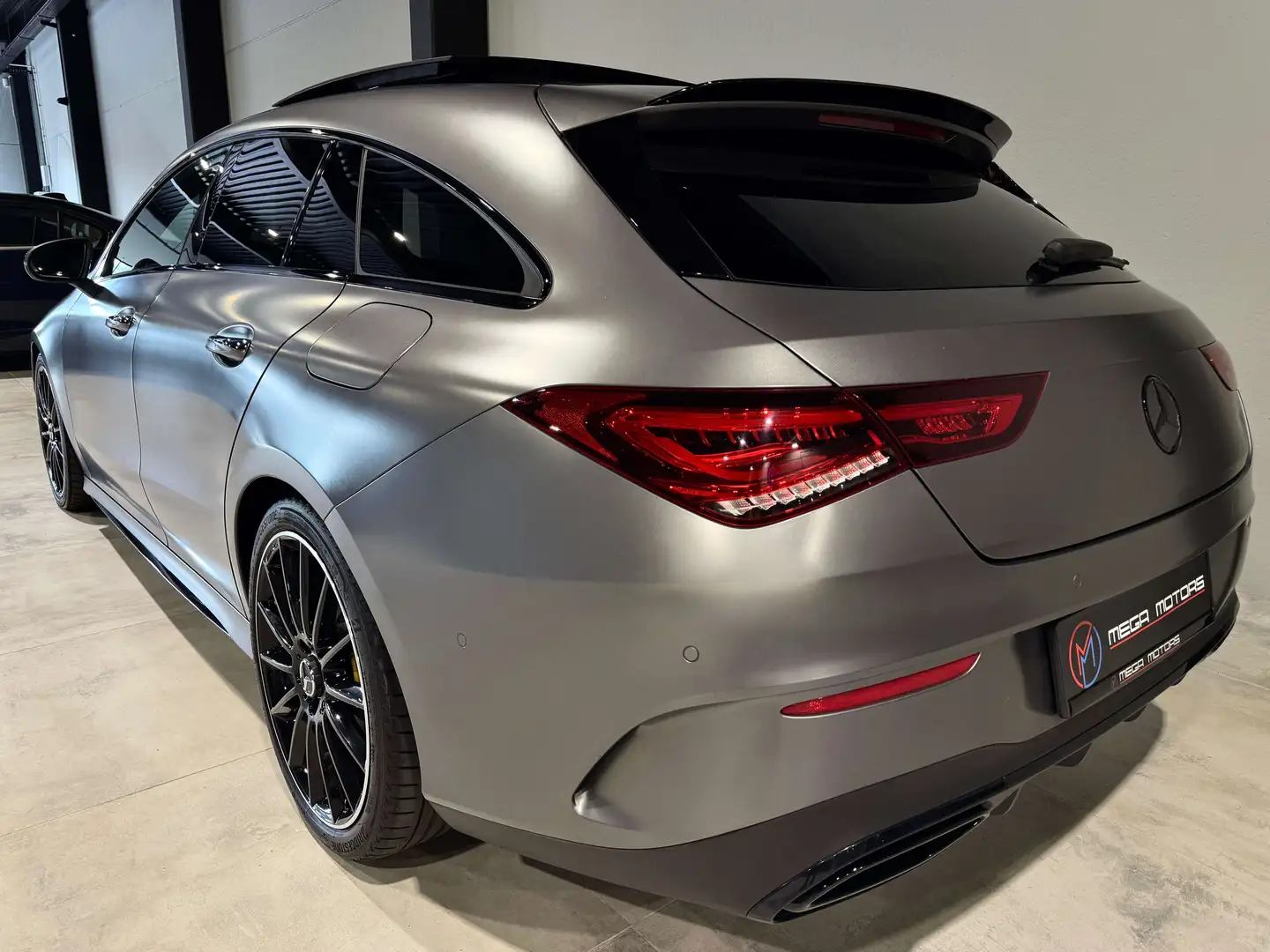 Mercedes-Benz CLA 200 d 150CV PACK AMG\ PACK NiGHT\ + AMG 45\ MAT MAGNO\ Gris - 2