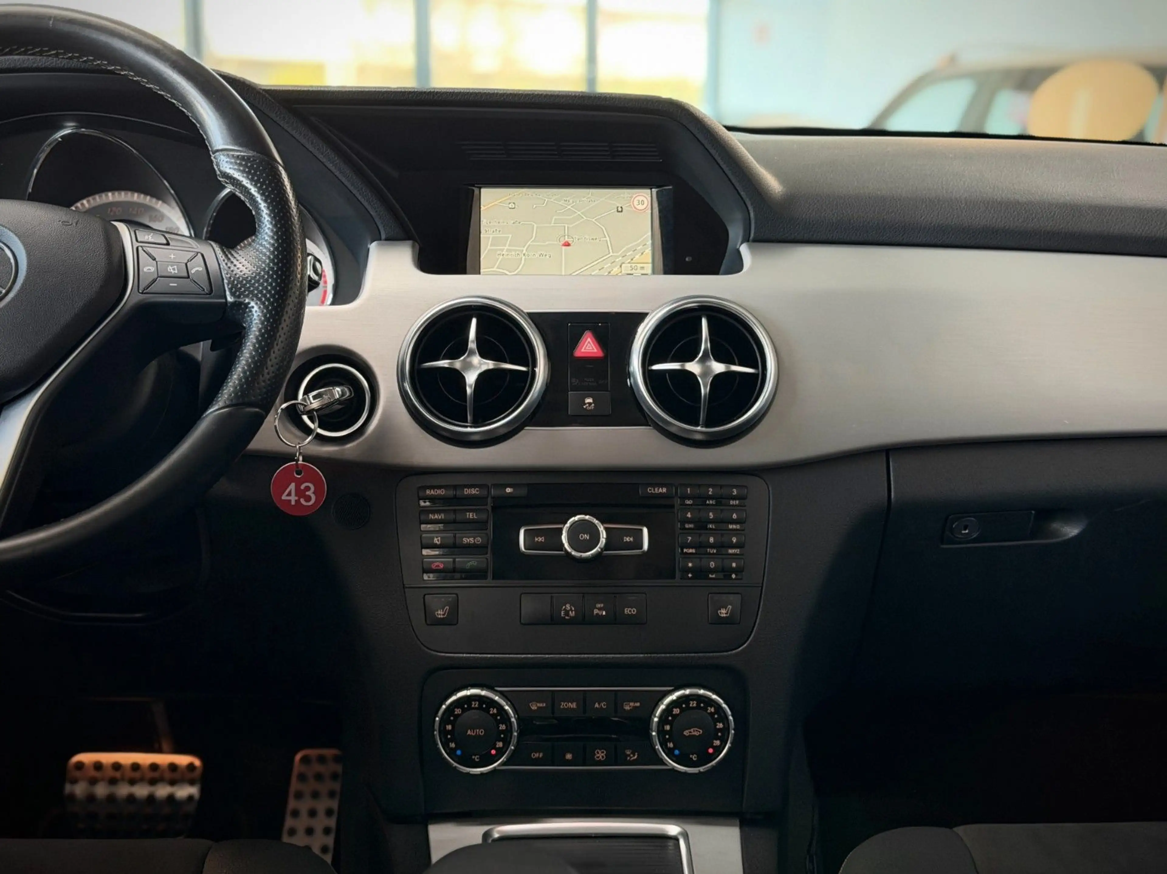 Mercedes-Benz GLK 220 4Matic *Pre-Safe*Bi-Xenon*ILS*FernASS* — photo 9