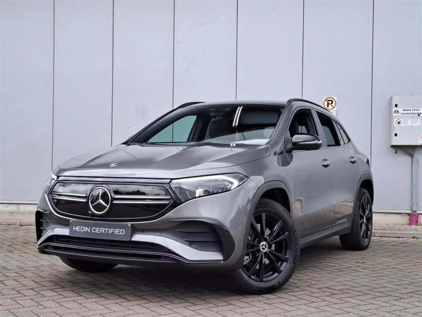 Mercedes-Benz EQA 250 EQA AMG Line Grau - 1
