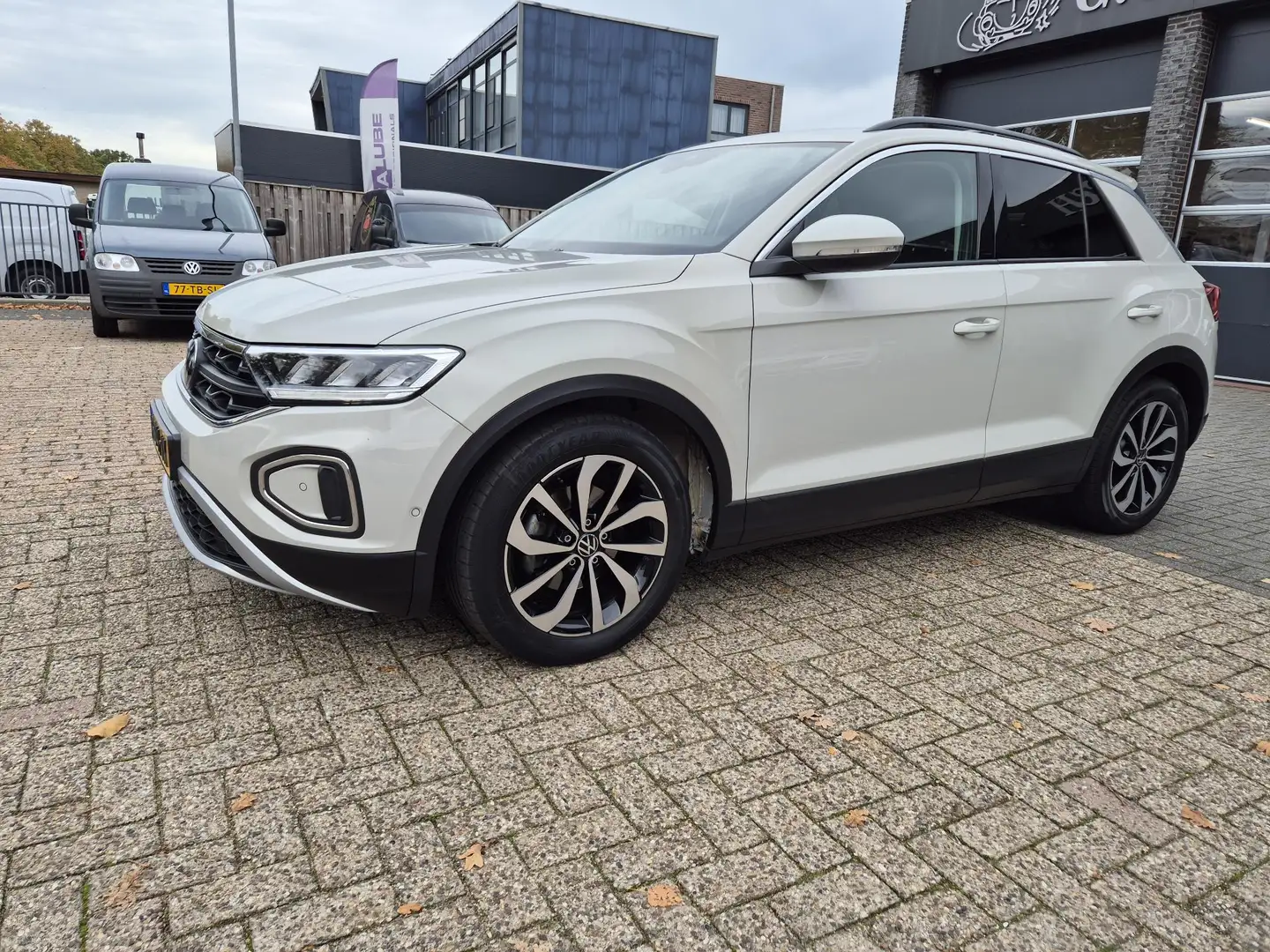 Volkswagen T-Roc 1.0 TSI Life 75 Edition Gris - 2