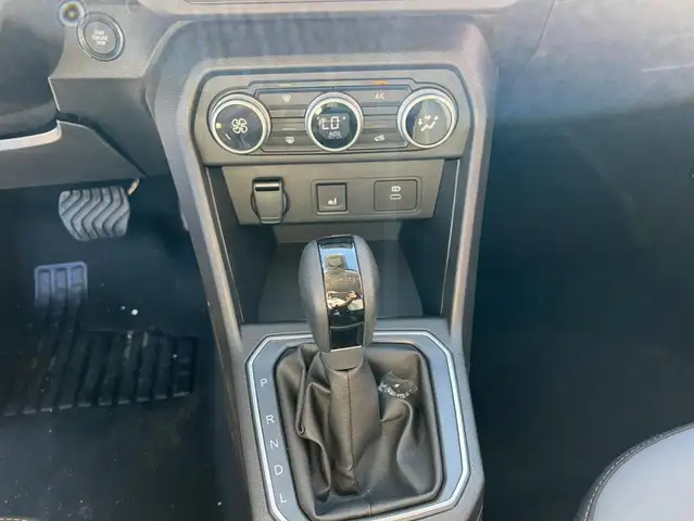 Dacia Sandero view 11