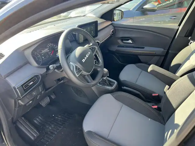 Dacia Sandero view 6
