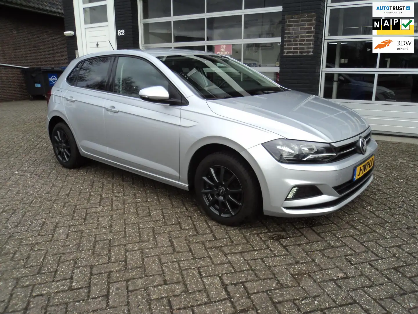 Volkswagen Polo 1.0 TSI Beats ecc,cruise stoelverw Gris - 1