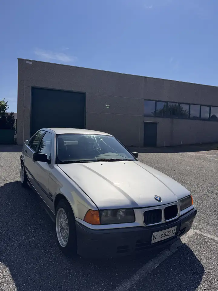 BMW 318i auto cat., foto 2