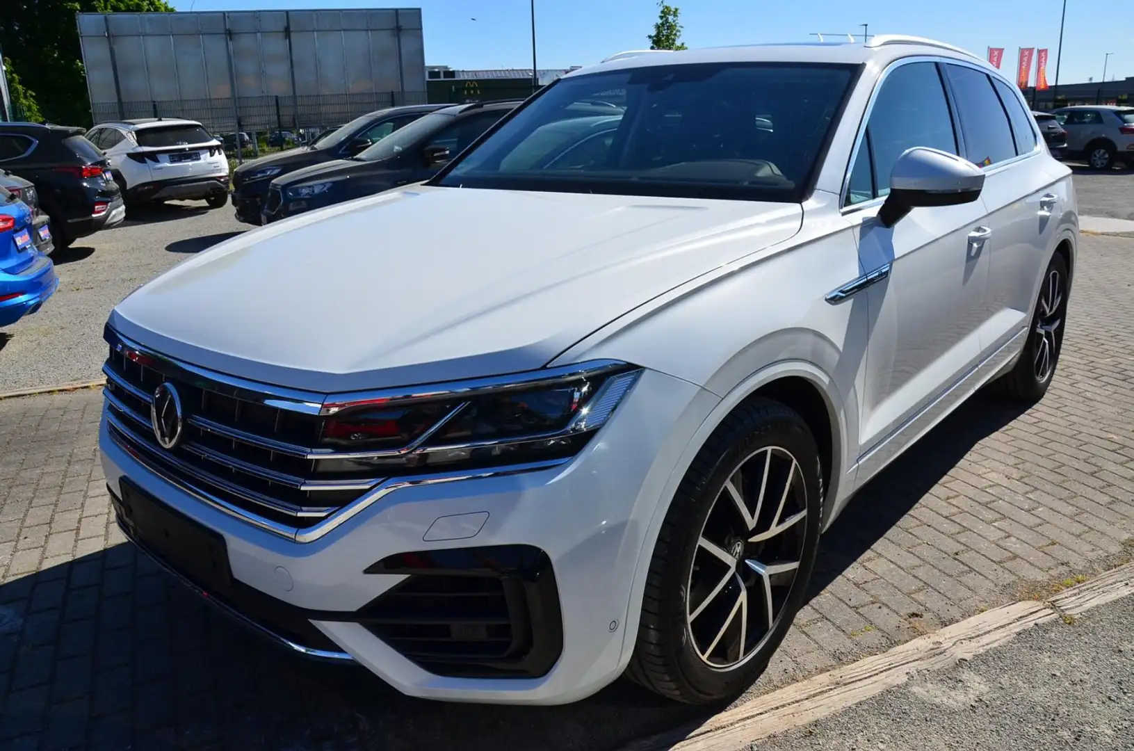 Volkswagen Touareg 3.0 V6 TDI R line Matrix LED Luft ACC AHK Blanc - 1