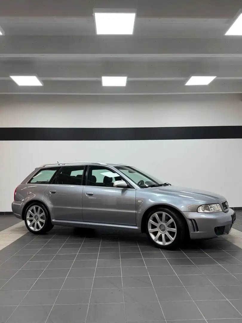 Audi RS4 2.7 quattro Grau - 2