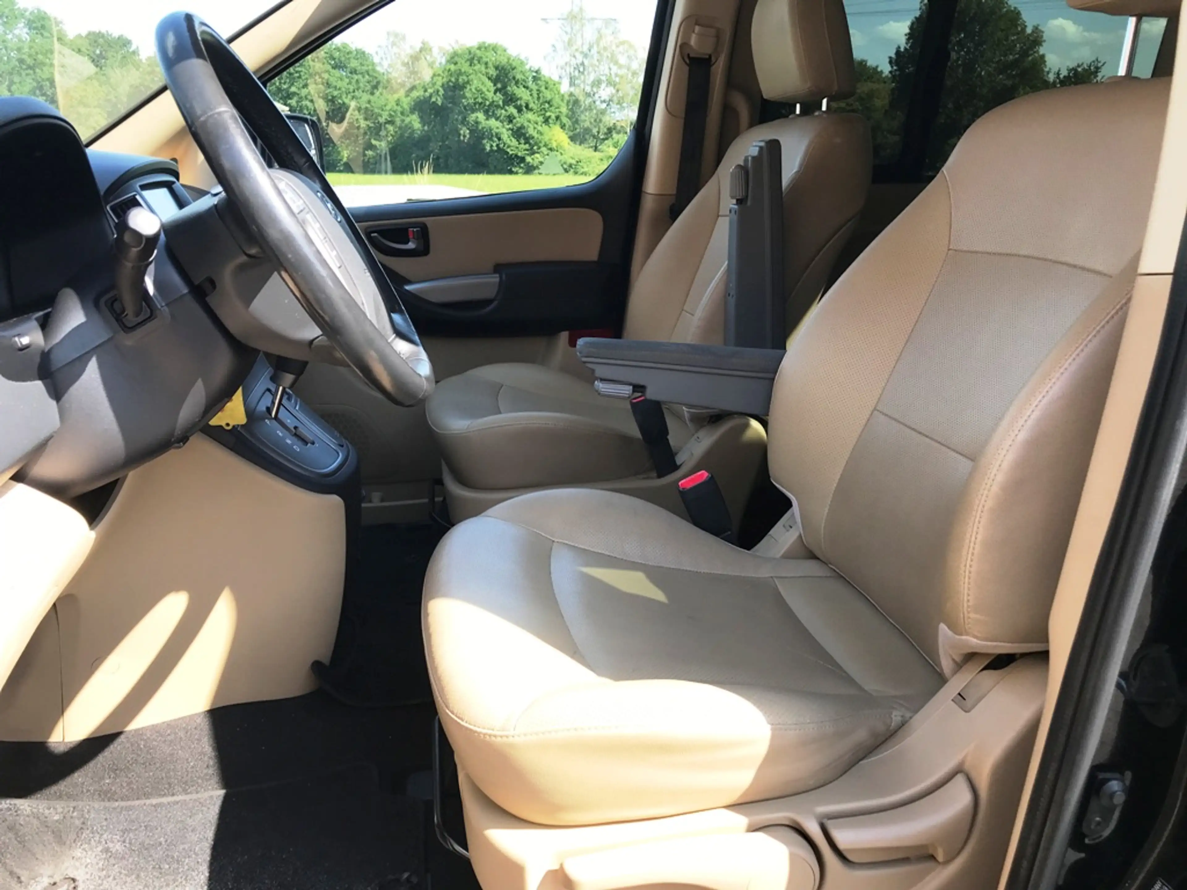 Hyundai H-1 H-1 Diesel 2.5 CRDi Travel Premium — photo 13
