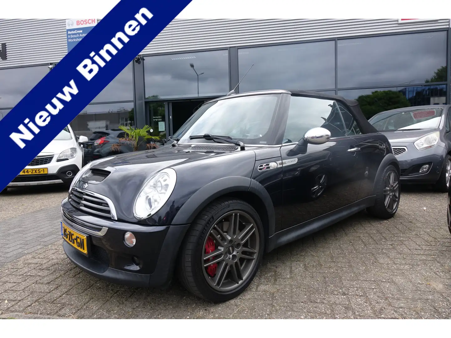 MINI Cooper S Cabrio Mini 1.6 Sidewalk, 17" Xenon, PDC, leder, keurige Zwart - 1