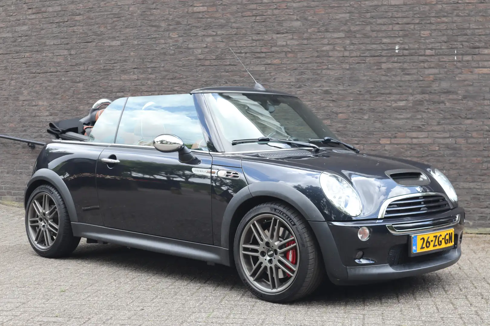 MINI Cooper S Cabrio Mini 1.6 Sidewalk, 17" Xenon, PDC, leder, keurige Negro - 2