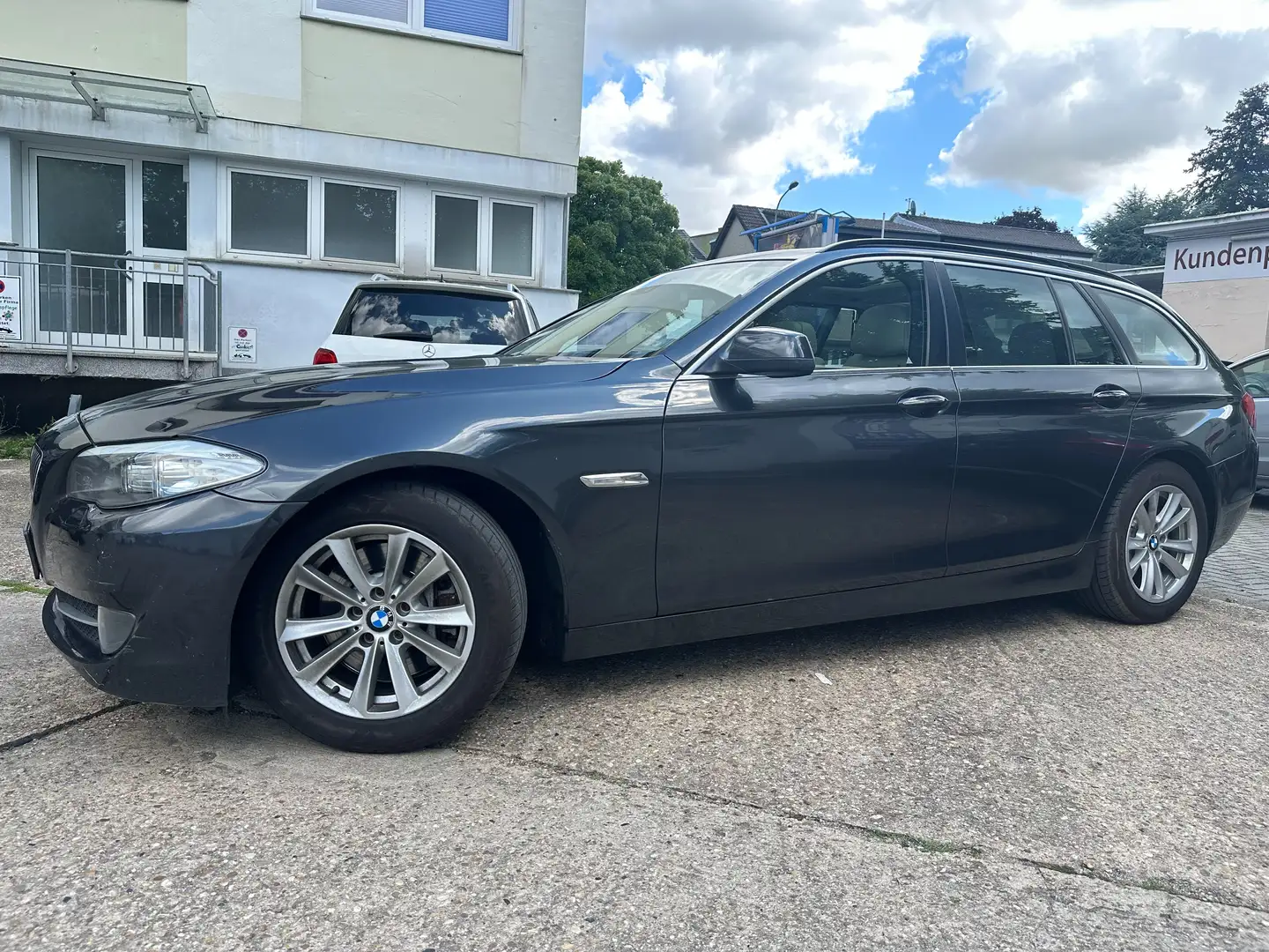 BMW 530 530d Touring - Vollausstattung!! Grau - 2