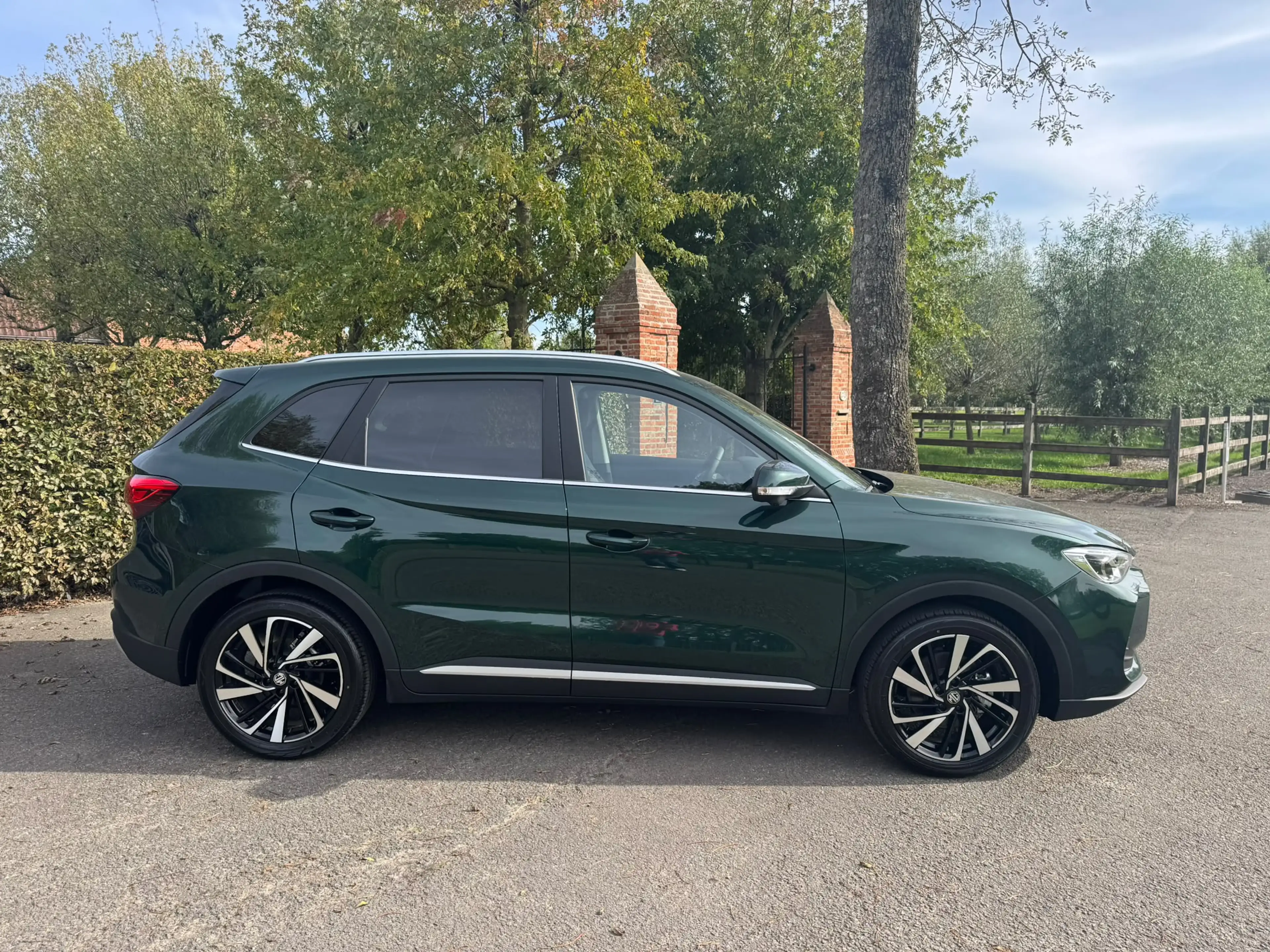 MG ZS MG HEV luxury — photo 3