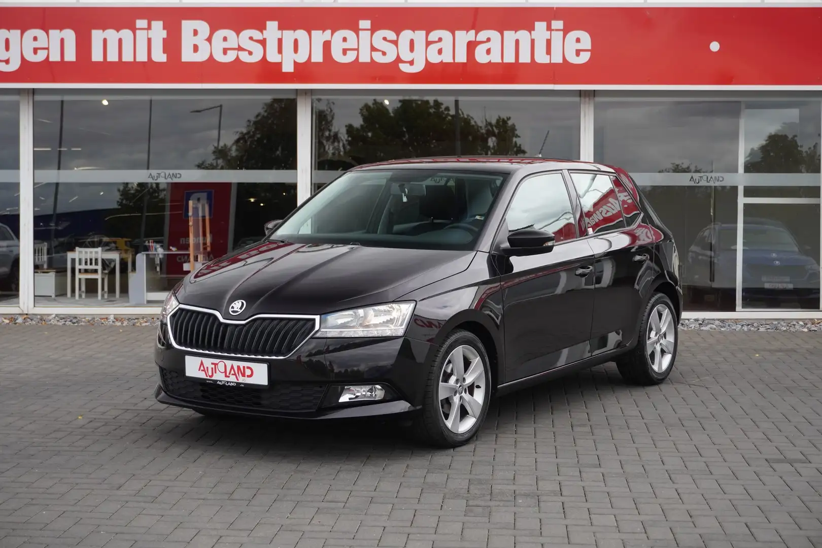 Skoda Fabia 1.0 MPI Cool Plus DAB Sitzheizung PDC Schwarz - 2