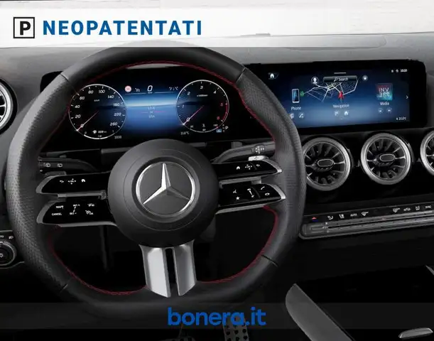 Mercedes-Benz B Class view 5
