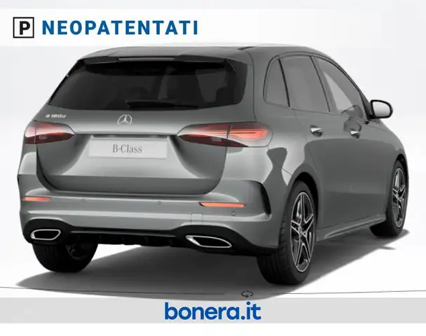 Mercedes-Benz B Class view 4