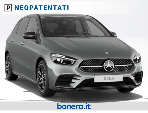 Mercedes-Benz B Class view 2