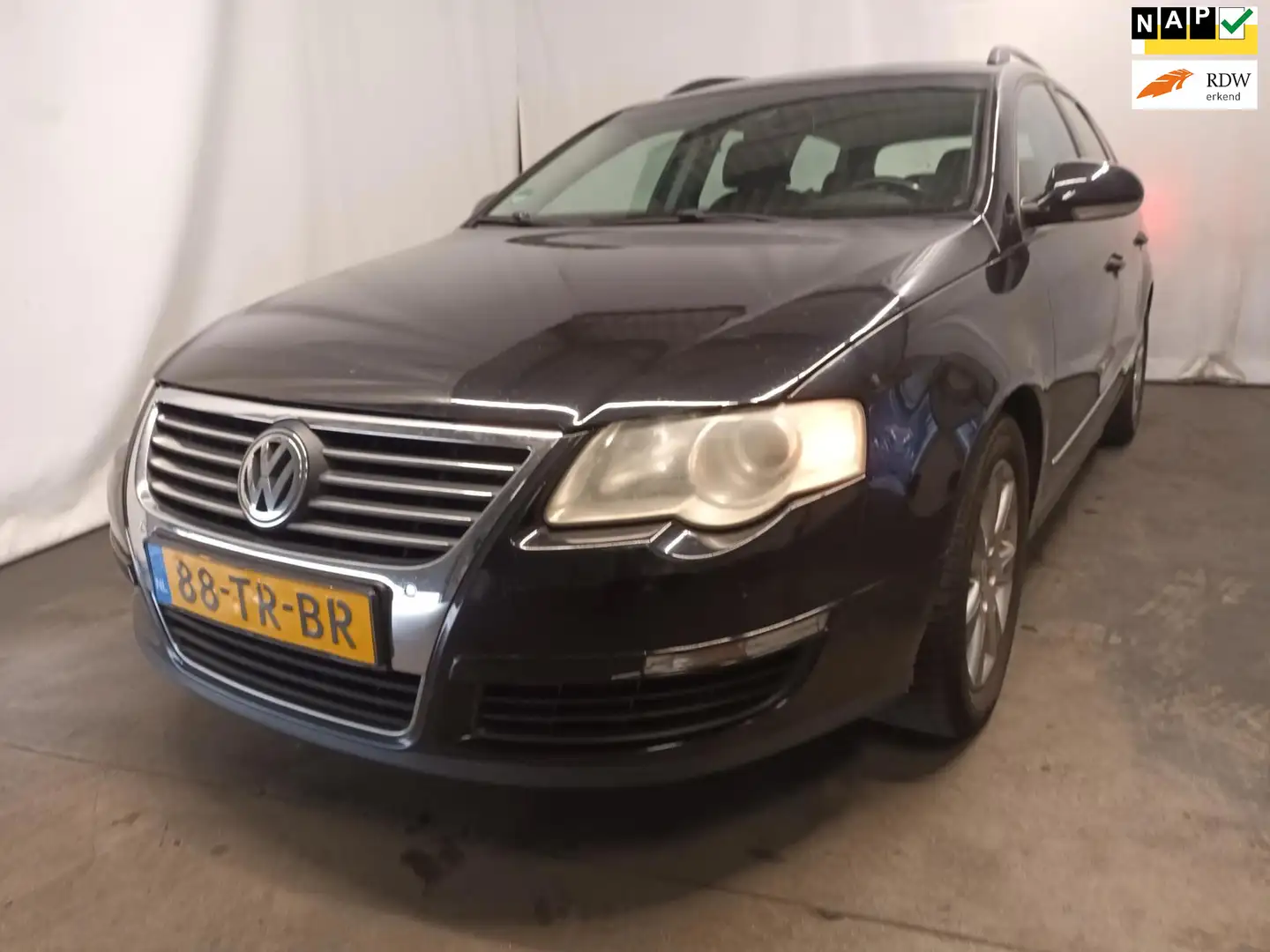 Volkswagen Passat Variant 1.6 FSI Sportline Business - Airco - Cruise - Expo Zwart - 1