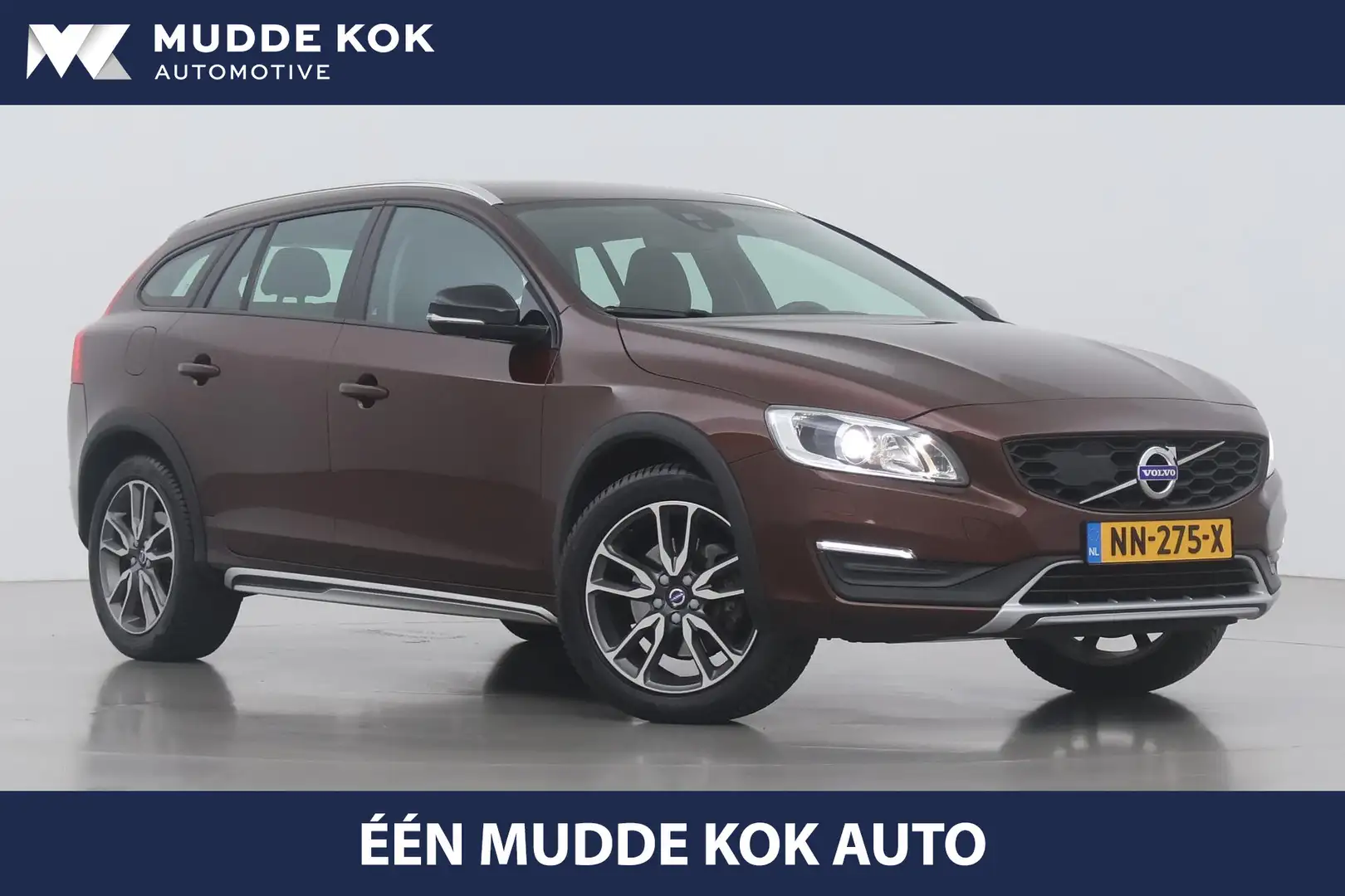 Volvo V60 Cross Country T5 AWD Momentum | Automaat | Afn. Trekhaak | Stoel Bruin - 1